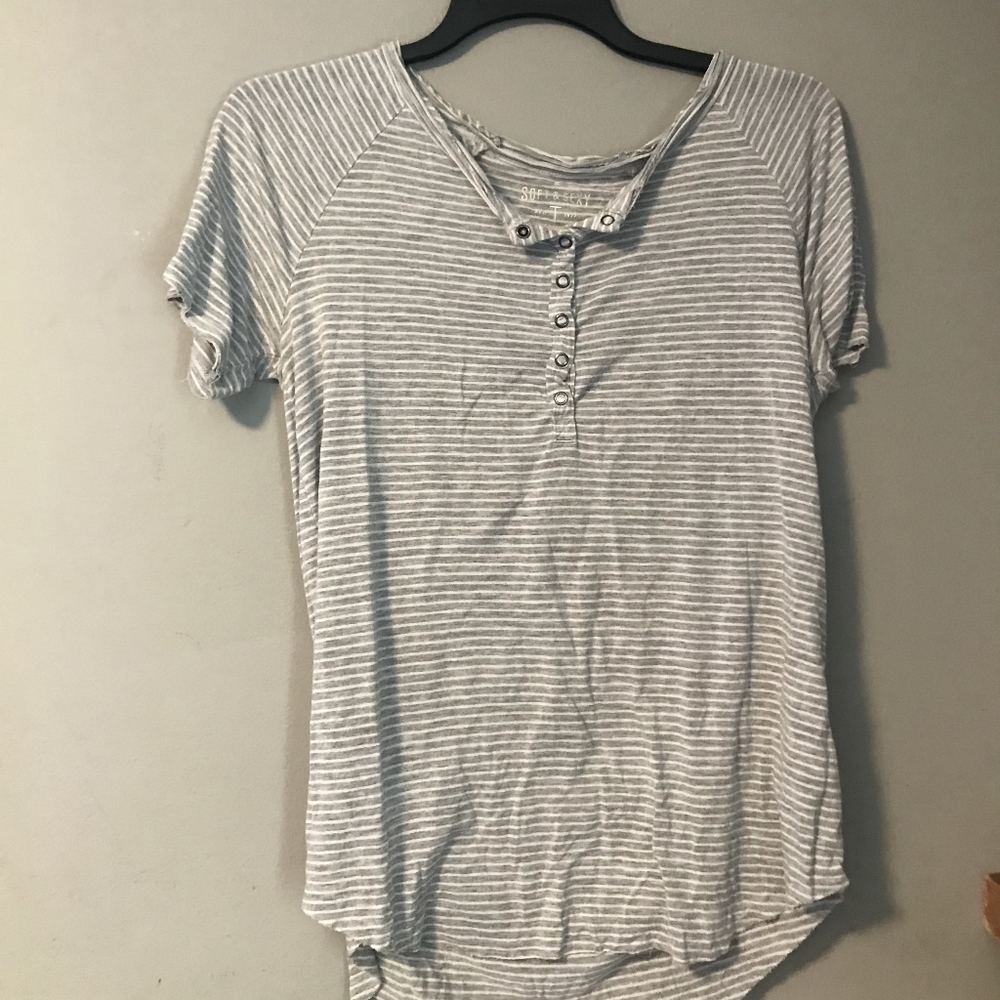American eagle soft n sexy medium grey n white t shirt